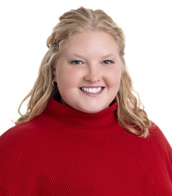 Ashlyn Aarness, Social Media Specialist at Clothes Mentor Franchise